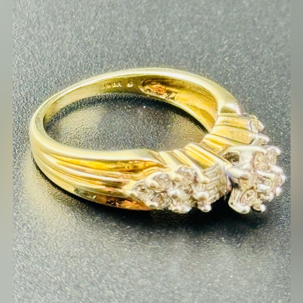 10K Gold Ladies Beautiful Diamond Cluster Ring Size 5.5 Weighs 4 Gram very clean - Picture 5 of 14